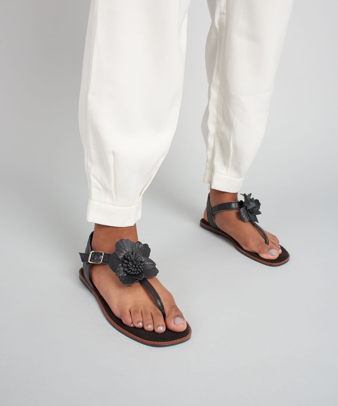 Rasteira Flor Removivel - Preto - Imagem 6