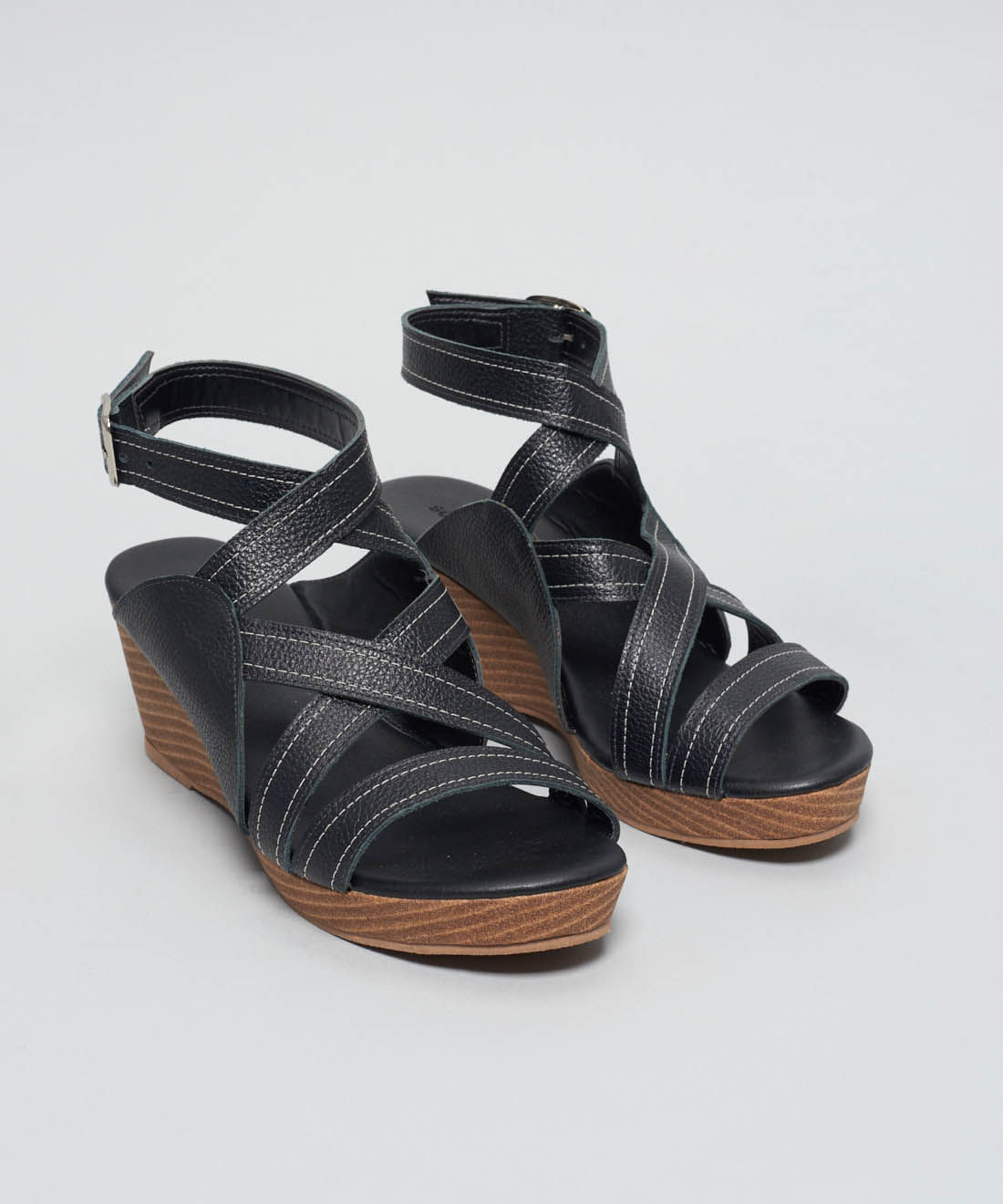 Plataforma Couro Entrelace - Preto - Imagem 17