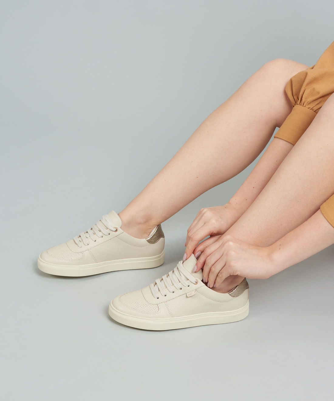 Tenis Couro Detalhe Color - Offwhite - Imagem 10