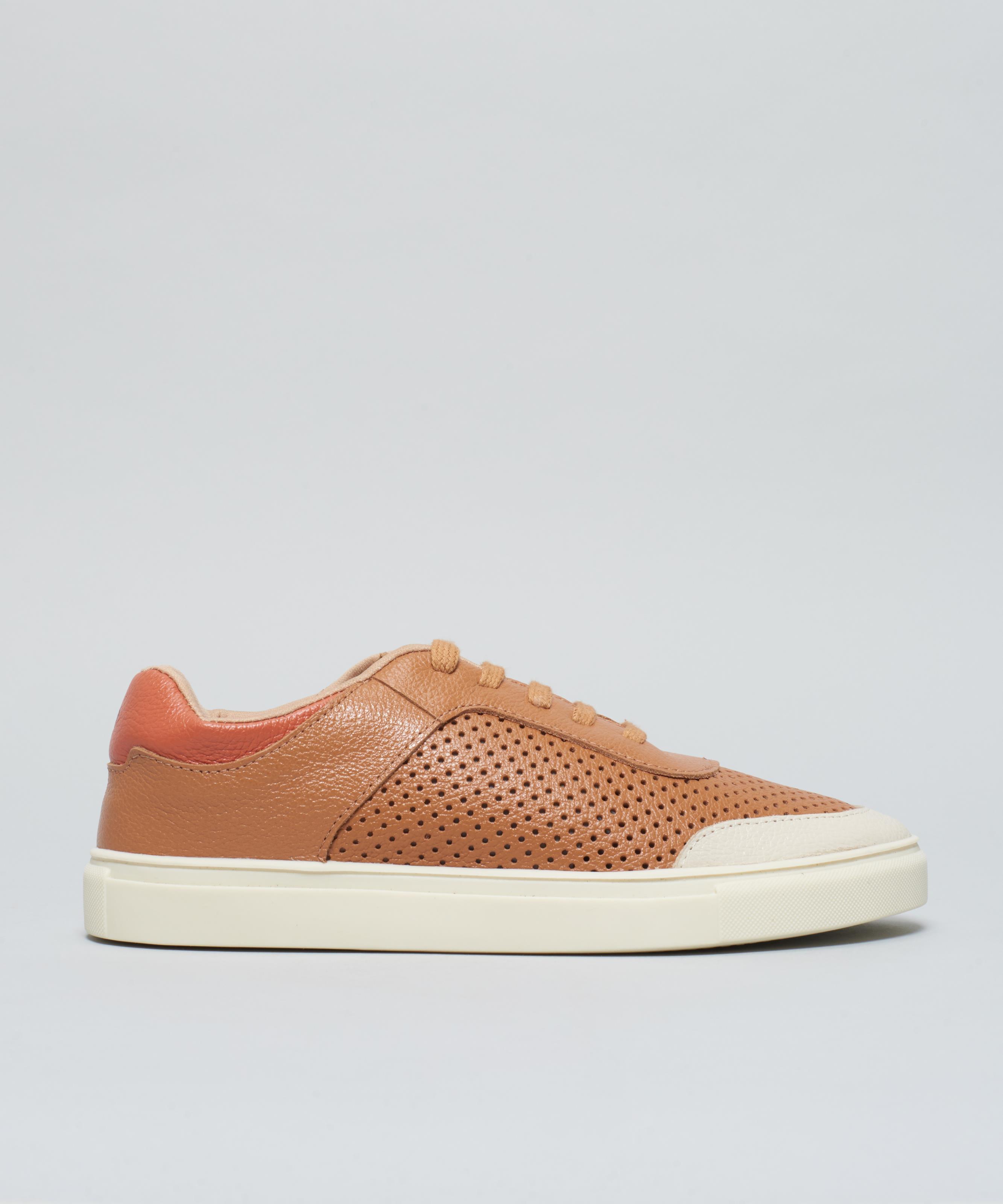 Tenis Couro Vic Perfuros - Caramelo