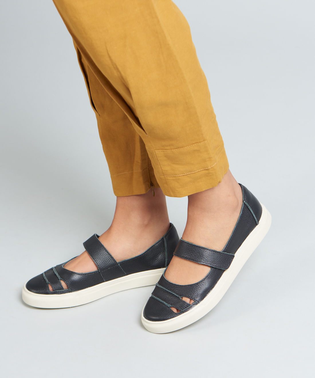 Sapatilha Aberta Recortes - Preto - Imagem 30