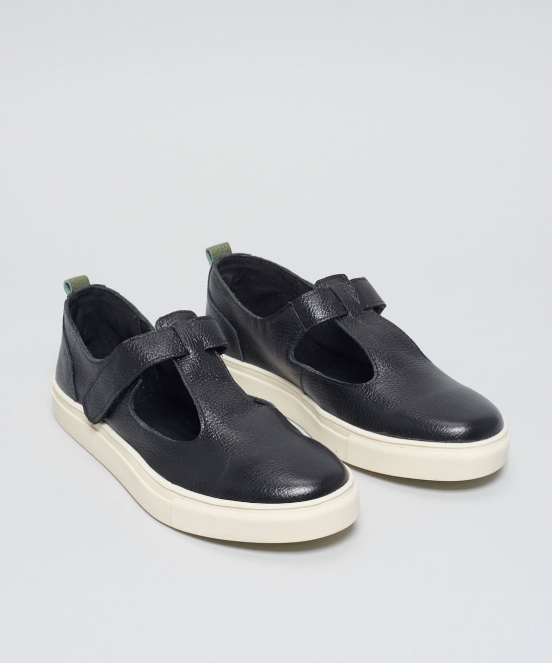 Tenis Couro Vazado Velcro - Preto - Imagem 37