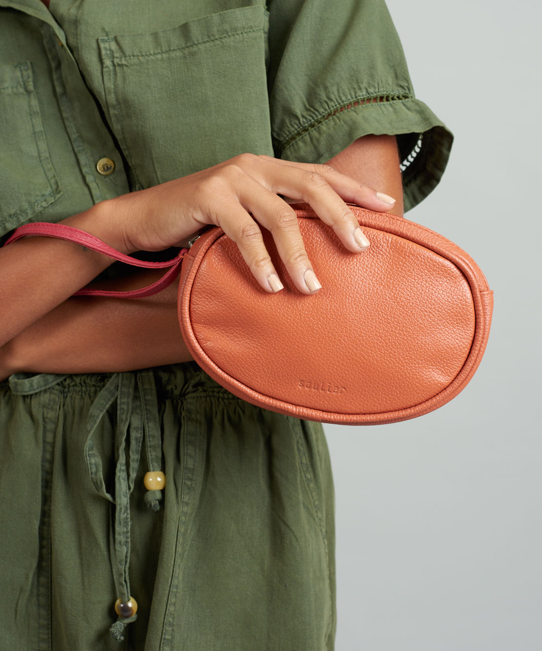 Case Oval Couro Capanga - Ocre - Imagem 4