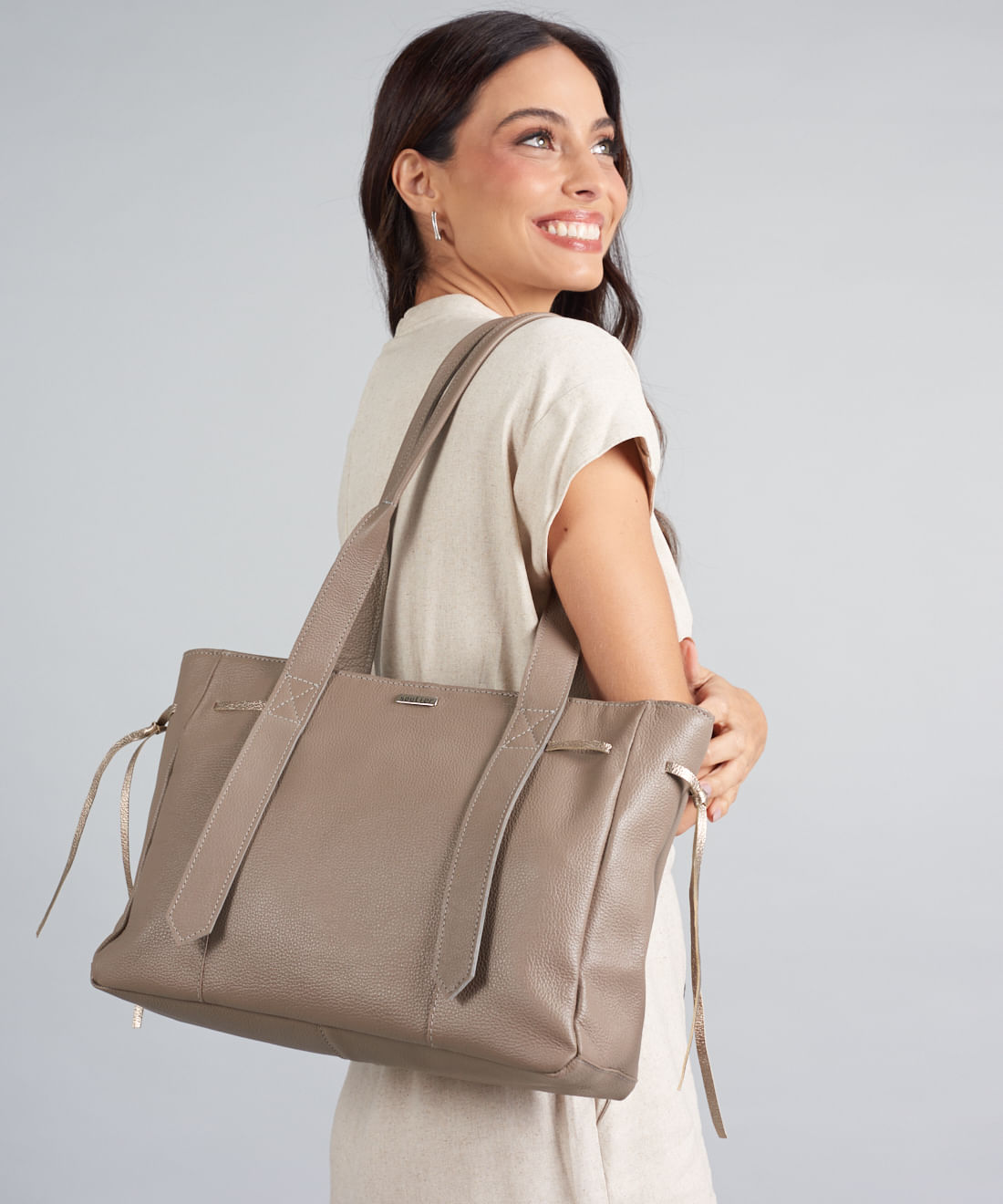 Bolsa g Couro Mariana - Cinza - Imagem 4