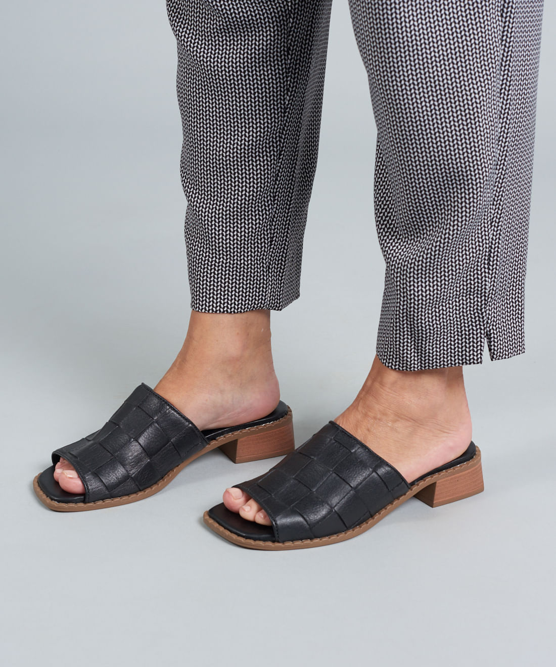 Salto Medio Mule Tresse Soft - Preto - Imagem 20