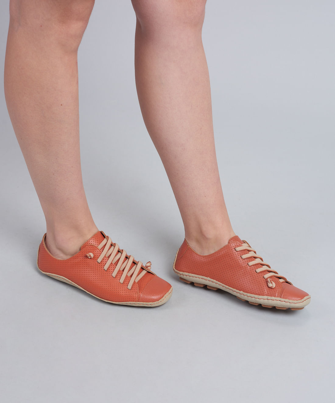 Tenis Perfuros Bicolor - Ocre - Imagem 17