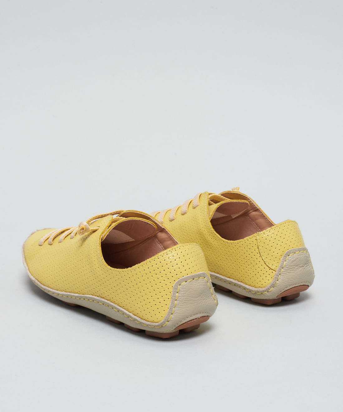 Tenis Perfuros Bicolor - Amarelo Polen - Imagem 15