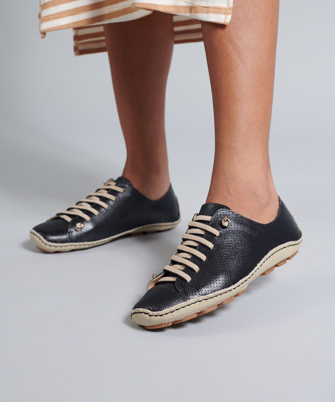 Tenis Perfuros Bicolor - Preto - Imagem 47