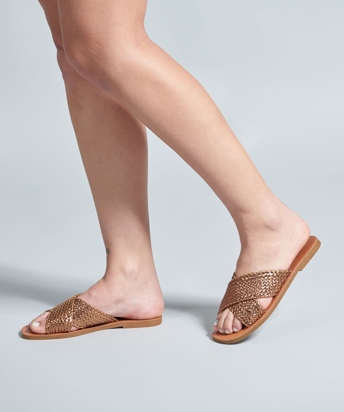 Rasteira Basica Tresse Cruzado - Bronze - Imagem 15