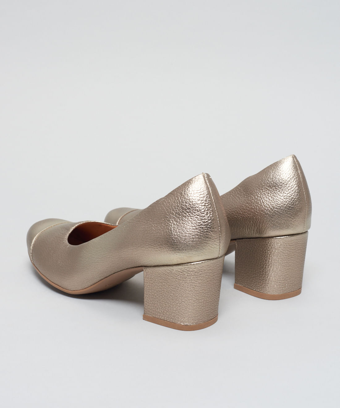 Scarpin Couro Biqueira - Prata Velho - Imagem 28