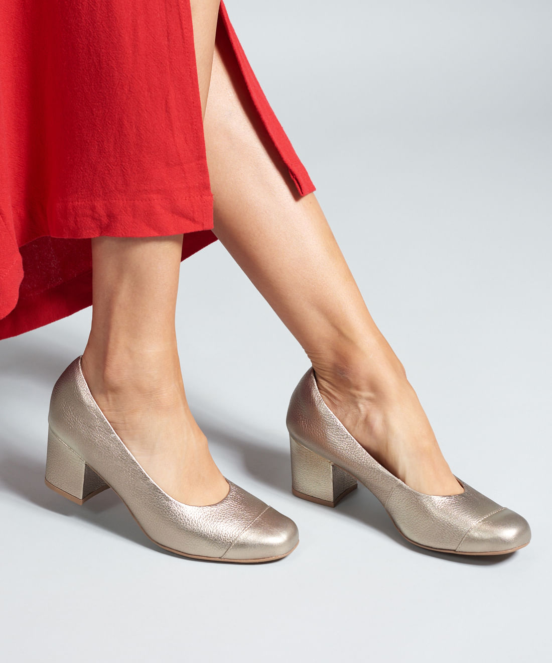 Scarpin Couro Biqueira - Prata Velho - Imagem 15