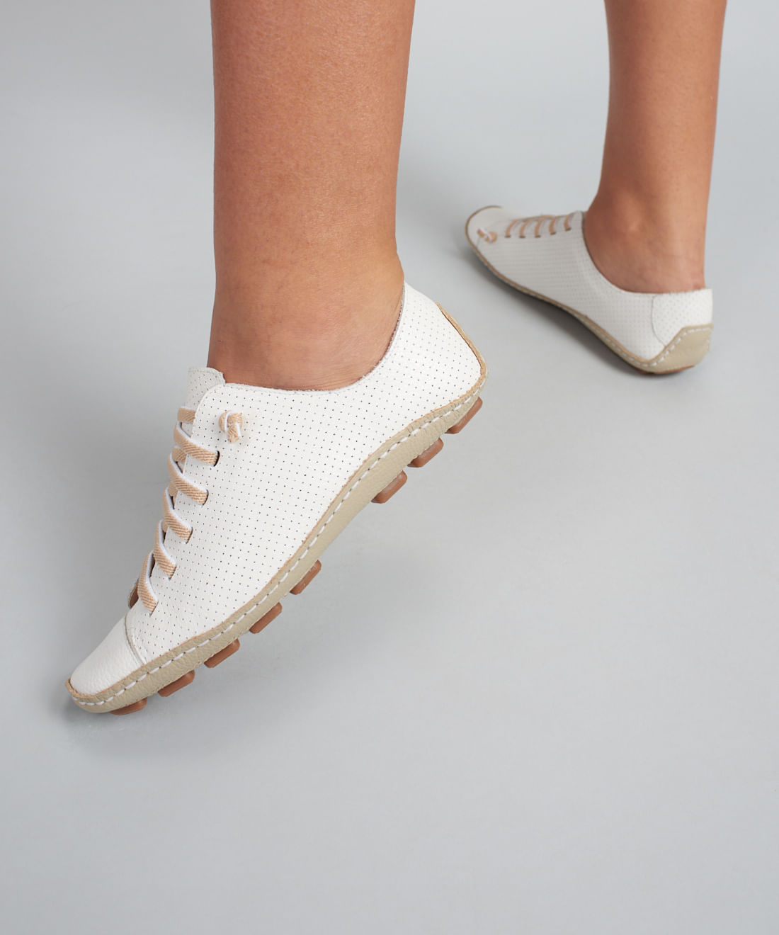 Tenis Perfuros Bicolor - Branco - Imagem 17